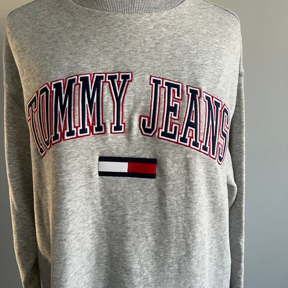 Tommy Hilfiger Jeans Sweatshirt Tunic Dress Embroidered Crew Neck Gray XS NWT - Picture 2 of 9